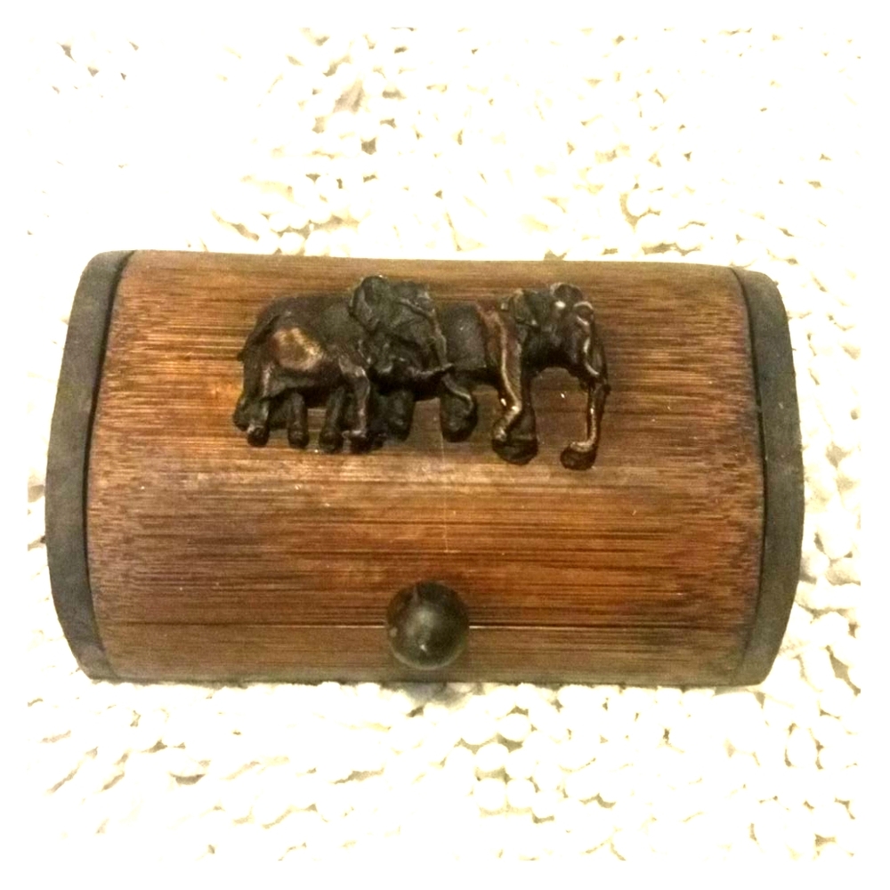 Small Wooded Trinket Box w Elephants